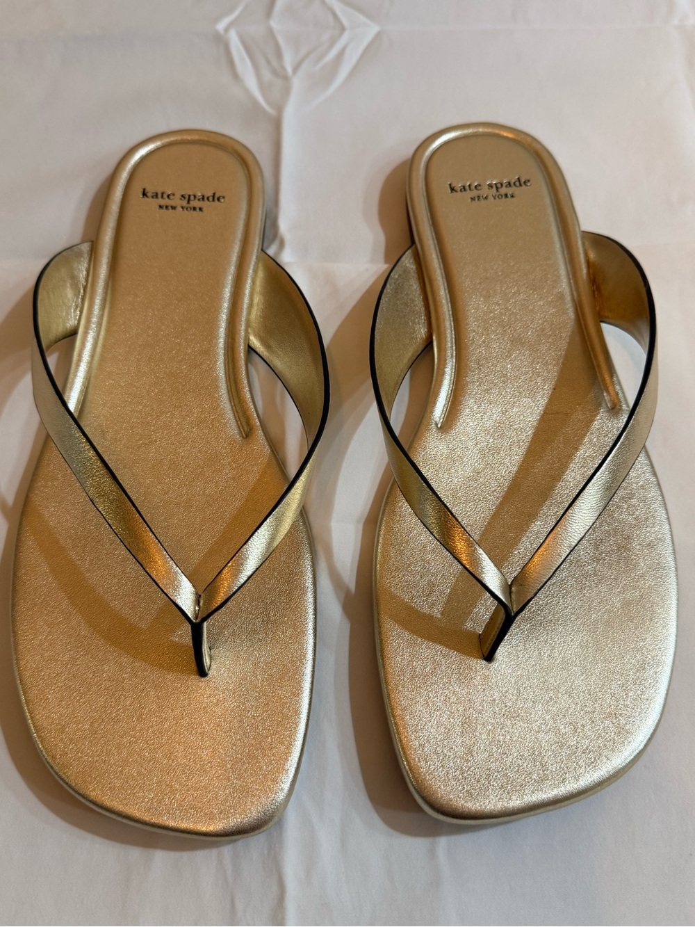 NWOT Kate Spade gold metallic thong sandals - Women's